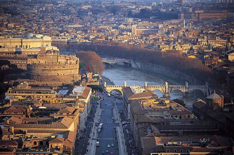 what country is rome in|what to buy in rome italy.